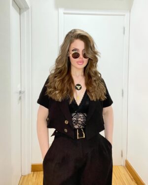 Rafaella Khatchikian Instagram - 🖤🐆

 
 
 

#sunday #domingo #sunglasses #sunglassesfashion #braziliangirl #beauty #blacklook #allblack #allblackoutfit #fashionstyle #fashioninspo #greeneyes #inspiracaofashion #lookdodia