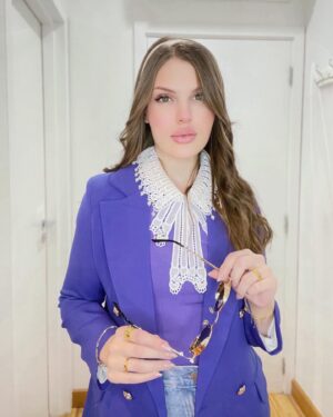 Rafaella Khatchikian Instagram - 💜

 

 

 

#purple #blazer #blazercolorido #elegantlook #itgirl #blairwaldorfstyle #greeneyes #olhoverde #braziliangirl #citygirl #beautifulgirl #magazinestyle #covergirl #enjoyinglife #beingpositive
