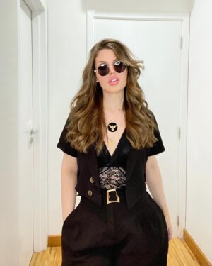 Rafaella Khatchikian Instagram - 🖤🐆

 
 
 

#sunday #domingo #sunglasses #sunglassesfashion #braziliangirl #beauty #blacklook #allblack #allblackoutfit #fashionstyle #fashioninspo #greeneyes #inspiracaofashion #lookdodia