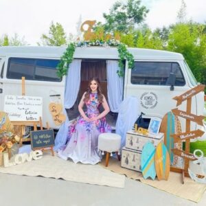 Rafaella Khatchikian Instagram - 🎀💒🌸💕

 

 

 

 

#tbt #jovanidress #partydress #vestidodefesta #vestidofloral #flowerdress #princessdress #vestidoatemporal #bridemaids #princessstyle #vintagestyle #kombi