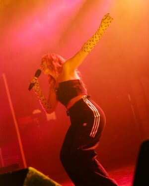 Raffaela "RALPH" Weyman Instagram - TORONTO SHOW!! GAVE!! ME!! CHILLS!!! (It also might have been a concussion from hitting my head on the basement ceiling - see last slide for a cute ice hat look) 👏❄️☃️ TY to castleleblanc for perfectly executing my hybrid pant outfit!!! (📸 @nessdevos)