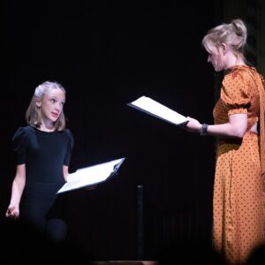 Raffiella Chapman Instagram - Such a special night celebrating the launch of @philippullmanofficial new book #TheSecretCommonwealth #bookofdust with #annemarieduff #niamhcusack #dinitagohil @helenaluko.x @miss_zing  and the incredible @philippullmanofficial  #hisdarkmaterials #bbc #hbo 
Watch the sold out exclusive launch event tonight at 7.30pm on Philip Pullman’s Facebook page! 
Photo credits: Tom Nicholson/PinPep
