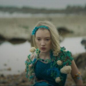Raffiella Chapman Instagram - Such a privilege to work with the incredible @bindu_films on the teaser for her adaptation of #thetempest and get to play Miranda with @pa99y_o as Ferdinand - here’s a glimpse!
•
•
•
@brightfilmsltd