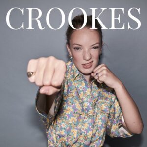Raffiella Chapman Instagram - Loved chatting to @crookesmagazine about @vesper.movie ! 

PR @publiceyecomms 
📸 @josephsinclair 
💄 @charlotteyeomansmakeup 
👗 @tillywheating