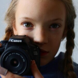 Raffiella Chapman Instagram - Photography Class! #homeschool #canonphotography #canon100d #24mmpancake @canonuk