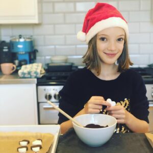 Raffiella Chapman Instagram - It’s beginning to look a lot like Christmas... #baking  #chiauhuapilates 🎄 #besties ❄️ #shopping ⛄️ #BedgeburyPineatum