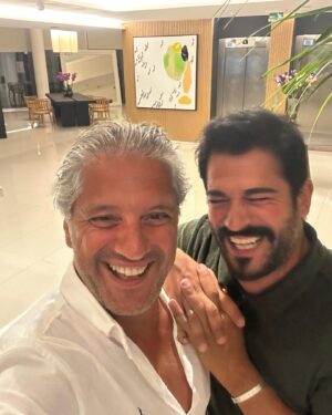 Ragıp Savaş Instagram - Gülümse çekiyorum 📸 #yeğenimgelmiş #kuruluşosman @burakozcivit