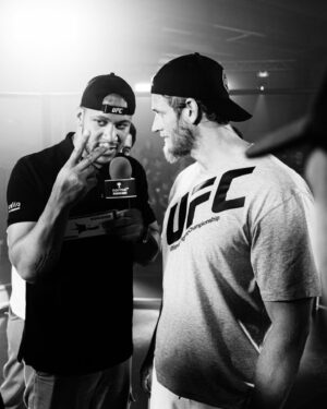 Ragnar Le Breton Instagram - Le pire trio d’internet en une photo….le plus sournois c’est celui qui s’amuse à faire des dérapages dans les côtes de Monaco petit indice il porte une sacoche ….Rdv le 2 septembre à paris pour soutenir mon frère d’amour @ciryl_gane ❤️la France est avec toi ❤️❤️ t’es une fierté nationale et un grand champion et surtout et avant tout un ami en or ❤️💪.a l’occasion de cet événement @celio_benormal organise un concours dans le quel il y’a des places à gagner pour lufc paris et un voyage à Vegas pour lufc 296 pour gagner tout ça il vous suffit de vous rendre  sur le poste épinglé de @celio_benormal ❤️🇫🇷💪bonne chance à tout les représentants français sur la carte @benoitst_denis @will_gomis @morgan_chapa @taylor_d.i_ @manonfiorot_mma on es tous avec vous ❤️🇫🇷🇫🇷🇫🇷🇫🇷force aussi à @volkan_oezdemir