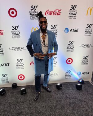 Raheem DeVaughn Instagram - What an amazing weekend. 
 
OMG WOW RNB REFLECTIONS 🤩 

Suit designed @tiffanynbarringer 
Tailor Made by @sb_suits 

It’s summer time one again…

STREAM THE SUMMER OF LOVE EP NOW Available on all platforms 🤲🏾✨🫶🏾🌹🔗

ESSENCE MUSIC FEST 24