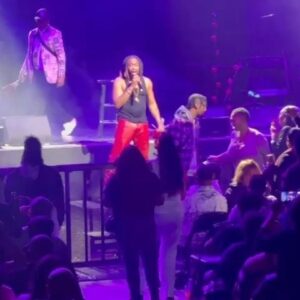 Raheem DeVaughn Instagram - Word on the street they still talking about my Inglewood CA @youtubetheater performance ….. LA aka The WestSide I can’t wait to come back and do it again. 🫶🏾✨🌹

Click on the bio now 🔗🫵🏾