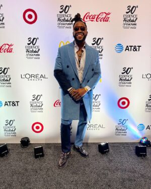 Raheem DeVaughn Instagram - What an amazing weekend. 
 
OMG WOW RNB REFLECTIONS 🤩 

Suit designed @tiffanynbarringer 
Tailor Made by @sb_suits 

It’s summer time one again…

STREAM THE SUMMER OF LOVE EP NOW Available on all platforms 🤲🏾✨🫶🏾🌹🔗

ESSENCE MUSIC FEST 24