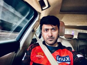 Rahul Ravindran Instagram - Before…. After 😣 Inka chalu… nenu support chese teams nenu stadium ki velthe gelavare🤧🤧 Only neutral matches from now on ra babu🤧🤧🤧
