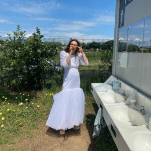 Raïka Hazanavicius Instagram - bride trying to relax