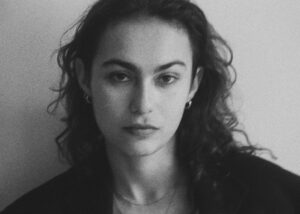 Raïka Hazanavicius Instagram - @taylortupy 📷🌚