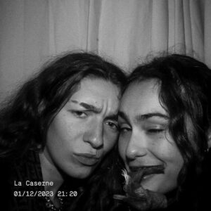 Raïka Hazanavicius Instagram - hyper en forme @kim.ficaja