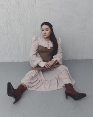 Raisa Prokopyeva Instagram - Дьэ, Спира5а фотосеттыыр күннээх эбиппин🤩

Сама от себя в шоке🤭😂 «Айабыыын» эрэ диэхпин ба5арабын ☺️ мэджик, мэджик 🪄 но ретуши здесь совсем мало 🤭 не фотогенична, но @spira.safran зарешил!

Мне однозначно - комфортно с ним.

Образы по рефам воплотила огонюшка @danilovaninel 🪄

Ph: @spira.safran 
Style: @danilovaninel 
Hair: @browsekuro 
Loc: @tm.studio_ykt 
Acss: @sakhaalaas @altan_art888 @olonho_market