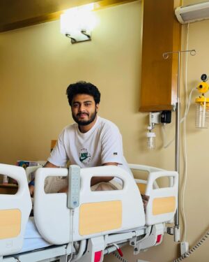 Raj Barman Instagram - Going in for the shoulder surgery. And Dhokhha is on the release today at 11.30 am on my youtube channel.
