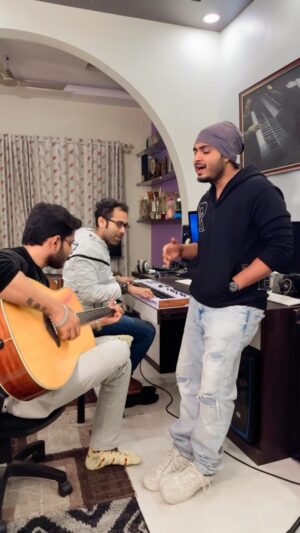 Raj Barman Instagram - Thikana De ❤️
@anjan.guha1978 @zeemusiccompany