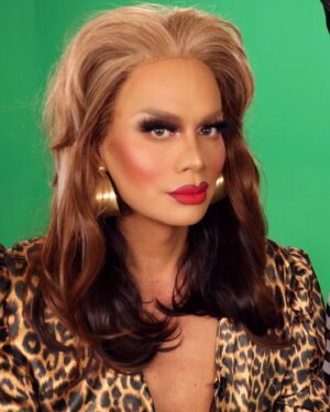 Raja Gemini Instagram - Happy 50th birthday and expressions of gratitude to the human vessel I inhabit. ♊️ I am so incredibly blessed and loved globally, I am grateful. Here’s to more summers 🥂🎉