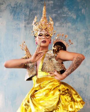 Raja Gemini Instagram - ✨ Fashion, flare and folklore.

Raja Gemini’s work for NGV Triennial includes a stunning homage to her Balinese heritage, as well as highlights from her career as a global drag artist. Drawing on elements of the explosive dance style known as Kebyar Duduk in Indonesia, meaning ‘to burst open’ or ‘flare up’, Raja’s costume features dramatic accents offset by traditional fabrics. 

In different ways, each of the three works serves to highlight the intersection of fashion and performance art that has come to define Gemini’s signature approach to drag.

See them in NGV Triennial 2023 – free.

We’re open 10am–5pm daily at NGV International, Melbourne, Australia. Sashay our way. 

@sutanamrull

1 Raja Gemini. Courtesy of the artist © Raja Gemini

2–4 Installation view of Raja Gemini’s work on display as part of NGV Triennial from 3 December 2023 – 7 April 2024 at NGV International, Melbourne. Photography: Sean Fennessy

#NGV #NGVTriennial #RajaGemini #RuPaulsDragRace #Drag #Art #ContemporaryArt #Fashion #Textiles #DragArtist #Melbourne #FreeExhibition #WhatsOnMelbourne