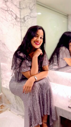 Rajeshwari Kharat Instagram - Aye Dil 🥀

#love #rajeshwarikharat #reels #reelsinstagram #reelitfeelit #oldsongs #instagood #instagram #goodmorning