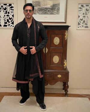 Rajneesh Duggal Instagram - “ Style is a way to say who you are without having to speak. “ 

Design : Husn (couture24) @siddartha_tytler 
Shoes : @maisonvalentino 
Loc : @tajsamudracolombo 

#rd #rajnieshduggall #siddarthtytler #rdx #ethnic