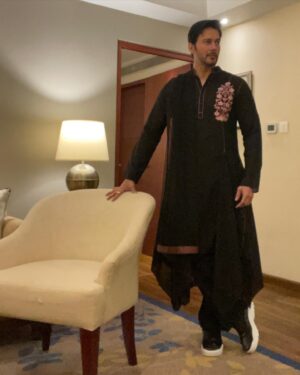 Rajneesh Duggal Instagram - “ Style is a way to say who you are without having to speak. “ 

Design : Husn (couture24) @siddartha_tytler 
Shoes : @maisonvalentino 
Loc : @tajsamudracolombo 

#rd #rajnieshduggall #siddarthtytler #rdx #ethnic
