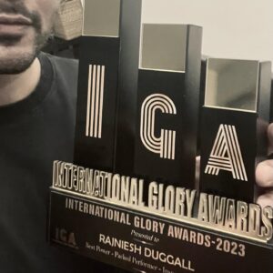 Rajneesh Duggal Instagram - It’s always feels good when your hard work is appreciated.. #gratitude 🙏🙏 
“Most Power Packed Performer “ 💫
Thank you @internationalgloryawards2021 
@amrita.rumi12 #kanganaranaut 
@globalfameawards2023 
#ahlawat #inspectoravinash #videocamscam #postcards 

@pallaveeduggall 
@teamgolecha @arvindsayal @yogeshverma501