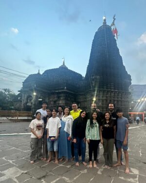 Rajneesh Duggal Instagram - Blessed ..❤️
Grateful for the Life I have, for the Fire I have, for the will I have and for the family and friends I have .. Har Har Mahadev 🙌  jai Shiv shambhoo 🙌❤️

Thank you #jiket for the beautiful peaceful darshan❤️🫶 

#harharmahadev #trimbakeshwartemple #rd #rdx #rajnieshduggall