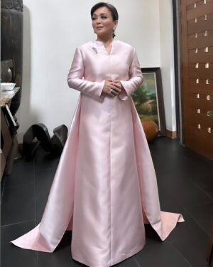 Rajo Laurel Instagram - SO CHIC! The sublime @suzetteayson looks so elegant in the palest shell pink silk Cymbeline “pyramid” evening gown. We at @houseoflaurel are all so grateful. #custom ❤️❤️❤️