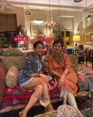 Rajo Laurel Instagram - I think that there is nothing more special than having dinner at a friends home.  I find that this is truly one of my favourite activities .  Most specially if this hosted by my dear friends Junie and Tita Fe @burgerqueen81.  Each time I visit their home I am left only inspired as it is truly a feast for the senses. When I visit I have to take the time to look around and see what new story they have to tell.  Whether it be the composition of the abstract art in the dining room, or the narrative thread of whimsy when I notice that there is an elephant on the coffee table?  Every time is it enchanting and so inviting.  The dinner was in honour of our friend Noel who is currently in Manila in between his culinary adventures in Spain and Japan. @nrdelarama is one of the most talented chef’s I know and we always love being around his energy.  The evening was so wonderful as we haven’t seen each other for a considerable amount of time. Junie spoiled us by preparing a fabulous  South East Asian inspired Vietnamese meal…I am still thinking about the delicious Bhan-Mi’s that he lovingly prepared.  It is moments like these that one truly treasures. Thank you so much for having us. ❤️❤️❤️