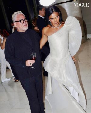 Rajo Laurel Instagram - SALAMAT SA TIWALA! @bretmanrock I was inspired by your authenticity, realness & bravery. In a world where pretense & pretend is prevalent…. perhaps even the norm.  Bretman is like a wave of fresh air. A beacon of the possible, a symbol of what the Filipino creative looks like. Audacious, bold & beautiful. Breaking boundaries, shattering stereotypes & defining what it means to be Filipino now. @voguephilippines #vogue365 #voguephilippines @houseoflaurel Styled by  @brianmeller