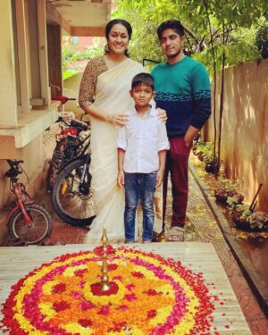 Rajshri Nair Instagram - Wishing you and your family a very happy Onam🌼🌼🌼