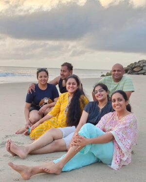 Rajshri Nair Instagram - Sibling love n fun at the beach ❤️❤️❤️