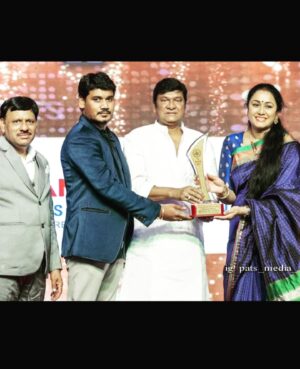 Rajshri Nair Instagram - Last Saturday I received Padmamohana  award for the best character artist television for “Intiki deepam illalu” running in star Maa. It’s always encouraging for an artist to be recognised and appreciated by the audience. And an award is always a feather in the hat. Thank you 🙏🏽 ❤️❤️❤️