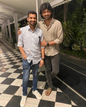 Raju Jeyamohan Instagram - Oru sirapaana sandhippu 💚
Memories that last! 💚🤗

#yuthan #raju
.
.
#yuthanbalaji #yuthanbalajik #rajujeyamohan #rajubiggboss