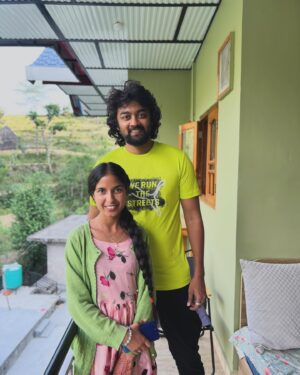 Raju Jeyamohan Instagram - Beautiful people are rare but I always get to meet them…. ⛰️ @araamretreat JOY•VINOJI•SONAKSHI•RAMU•LAKSHMI