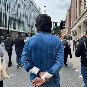 Raju Jeyamohan Instagram - The கலர் ப்ளூ 💙 #rajujeyamohan #blue #london🇬🇧