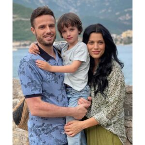 Ralitsa Paskaleva Instagram - The most important thing in the world is family and love. 💫
 Be healthy and blessed 🧿🙏🏻🤍
.
.
.
.
.
.
.
.
.
.
#ralitsapaskaleva #salparov #family #love #babyontheway #ralitsapaskalevateam #ralitsapaskalevafans #blessed #teodorsalparov #happyness #familygoals