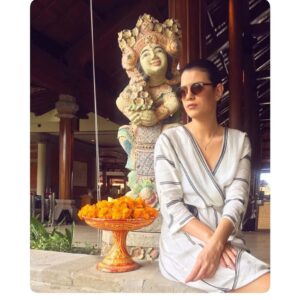 Ralitsa Paskaleva Instagram - Честит рожден ден на една страхотна жена, майка, актриса, един Човек с главно Ч. 🥳❤️ @ralitsapaskaleva 
От сърце ти пожелаваме цялото щастие на света. Радваме се, че те познаваме, защото ти си уникален Човек, от който може само да се учи и да се взема пример💞 Бъди благословена 🤍 

Весел празник!

.
.
.
.
.
.
.
.
.
.
.
#ralitsapaskaleva #ralitsapaskalevateam #beautiful #best #team #birthday #ralitsapaskalevafans #idol #bulgarian