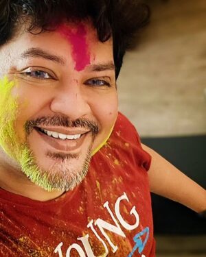 Ram Kamal Mukherjee Instagram - Happy Holi... May this indradhanush of gulal transform into the seven colours of success, wealth, health, joy, love, prosperity, and peace. ❣️🧿🕉