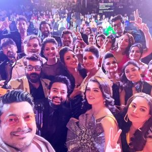 Ram Kamal Mukherjee Instagram - The BONG Super galaxy selfie at @iwmbuzz #BengalsMostStylishAward at @fairfieldkolkata 
Spot me if you can as one of the smallest amongst the sparkling stars! 🧿❤️
More images as soon as I receive them.