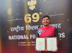 Ram Kamal Mukherjee Instagram - Jai Santoshi Ma. Sab ka kalyan karna. 
Jai Maa Durga. Shubho Shashti 🧿🙏🕉
It was a moment of pride, happiness, and gratitude for me as a filmmaker to receive the prestigious 69th National Film Awards for our Hindi film #EkDuaa at Vigyan Bhawan from our Honourable President of India Smt Droupadi Murmu @presidentofindia and Honourable Minister of Information and Broadcasting Shri Anurag Singh Thakur. This wouldn't have been possible without my soul sister, lead actor, and producer @imeshadeol, who believed in me as a filmmaker from Cakewalk to Ek Duaa 🧿
I am thankful to Almighty God, my parents, my wife Sarbani Mukherjee, my son Rian, my business partner Arita Das from Assorted Motion Pictures and my entire team of #EkDuaa for believing in me and my vision. 🧿 The film is streaming on @officialjiocinema  Do revisit and shower your love. 
I am overwhelmed with the congratulatory messages, calls, flowers, and letters from my friends, relatives, media fraternity, colleagues, social media followers, and well wishers from different parts of this globe. My humble apologies. If I have missed out on reciprocating on individual posts across various social media platforms, please do accept my heartfelt gratitude 💕
Thank you, Anushree Malhotra, for your exclusively designed "Ekka Gaari" tussar kurta and dhakai dhoti that represented Bengal's handloom and fabric. 🙏
PS: Baba, this one is for you. 🙏💕

@mukherjeesarbani @imaritrads @avinashmukherjee_ @rajveerankursingh @shhailendra_kkumar @officialsalman.ali @modhurapalit @bodhabando @shonet_barretto @saikatdas565 @barbiesharma_official @dhrubo @9emotionsmediatainment @rajeevk_rastogi @whiteapplellp @vootselect @amppvtltd #angana #shreyash #sudhir #pamela @sumannandi21 @ektabhattacharjee @imsaayan @anushree_malhotra_designs and special thanks to @bachchan 💕🧿