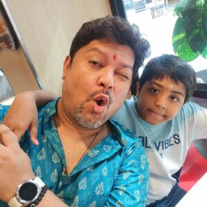 Ram Kamal Mukherjee Instagram - শুভ নববর্ষ ১৪৩১ 🌻
Shubho Nababorsho 1431
বড়দের আমার প্রণাম ছোটদের ভালোবাসা.
আন্তরিক প্রীতি ও শুভেচ্ছা জানাই
সারা বছর ভাল কাটুক  সুস্থ থেকো... ❣️🎊🙏🧿

@mukherjeesarbani