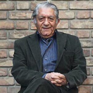 Ramin Nasernasir Instagram - راوی قصه های سه نسل به دنیای قصه هایش پیوست.