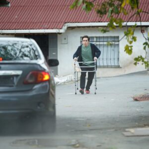 Ramiz Mullamusa Instagram - HOŞÇAKAL UMUT…
Umut karakteri çok özel bir karakterdi, bana bir çok şey öğretmesiyle birlikte, güzel duygular kazandırdı. Empati yapmayı, her şeye umutla bakmayı ve asla pes etmemeyi öğretti, kardeşliğin kan bağıyla değil can bağıyla olduğunu ve hayata sımsıkı tutunmanın ne demek olduğunu öğretti.🩵
Başta bizi bir araya getiren yapımcılarımız @ntcmedyatv ailesine @karbonelim @mertenginer @emllkrt @yengincenk @idilsoysalan , bizim  tüm kahırımızı çekip, yılmadan bıkmadan doğruyu yanlışı gösteren değerli hocalarıma @mcagataytosun @filisa @umitklh @balozkan @hilalkamaci , ve bu hikayeyi kaleme alan değerli senarist ekibimize @hilyil @nazlisunlukacan @gazelserap @aliercivan @melek_seven_ , Yabani projesinde emeği geçen bütün emektar kamera arkası ekibimize (Etiketleyemediğim herkese) sonsuz teşekkürlerimi ve minnetimi sunuyorum. Sizler sayesinde bu kadar keyif aldığım bir işte yer aldım. Tekrardan iyi ki🍀 

Sevgili menajerim @gurayhocaogullari 'na da emeklerinden dolayı sonsuz teşekkürler 🌸

Son olarak setimize neşe katan, güler yüzleri hiç solmayan, tecrübelerini bana aktaran, kıymetli oyuncu kadromuza da sonsuz teşekkürlerimi sunuyorum. Birbirinden usta oyuncularla çalışmak gurur vericiydi benim için. Sizlerle tekrardan bir araya gelebilmek dileğiyle🫡
@halitozgursari @simaybarlass @dolibom @yurdaerokur @tayancayaydin @osmanalkas.offical @sebnemhassanisoughi @bertanasllani @sezeraricay @rojbinerdn @guray__gorkem @aysegul_unsal @serayozkan @aleyhl 
Umut'la kalın 💫🤍