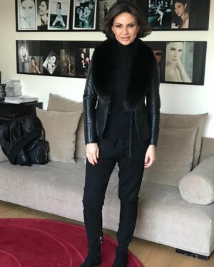 Ramona Bădescu Instagram - Buon inizio settimana a tutti! Baci