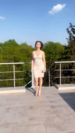Ramona Bădescu Instagram - Așa arată rezultatul final după 2 luni de dieta @nupo_romania 😍 Sunt foarte mulțumită de rezultatele obținute și vă recomand și vouă cu mare drag! Menținerea greutății o fac acum cu produsele din gama „One Meal” 📢🔥

@ideamanpragency 
@vladavarvari 

#nupo #nuporomania #dieta #stayhealthy