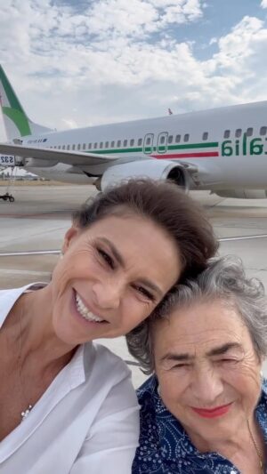 Ramona Bădescu Instagram - Am venit să o iau pe mami la Roma sa l sărbătorească pe nepoțelul ei iubit.