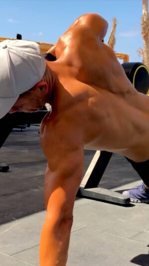 Ramy Imam Instagram - I have always been dreaming of having the perfect fit body ... But never had the chance to dedicate myself for a harsh workout performance .. However , a year ago I took the decision ... I want to be different ... I just wanted  to see my body transform into something new .. And I started my long journey 
#ramimam #fitness #wolf#summer#la7gym#inhalepassion